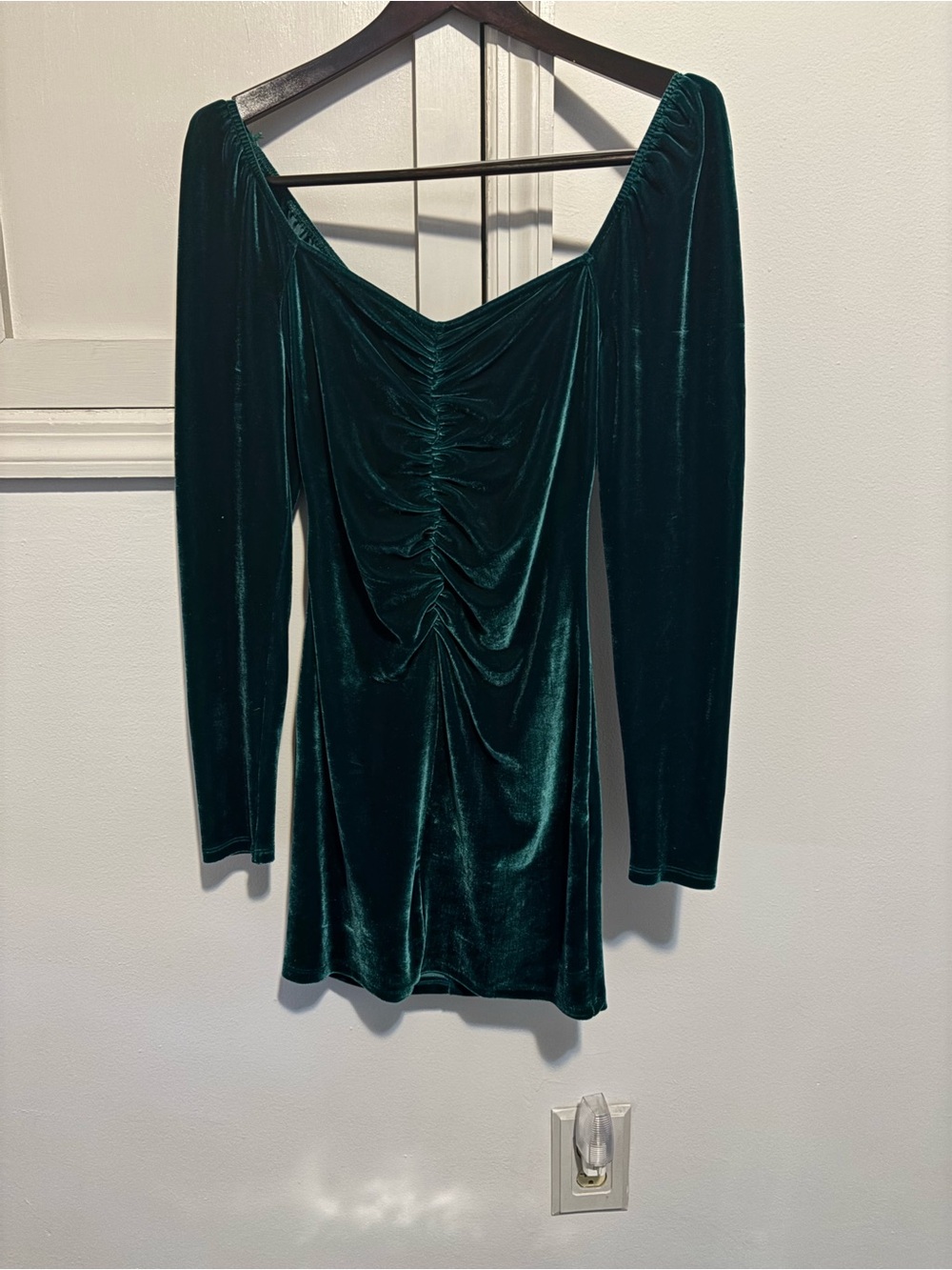 Elodie Emerald Green Velvet Ruched Long-Sleeve Mini Dress
